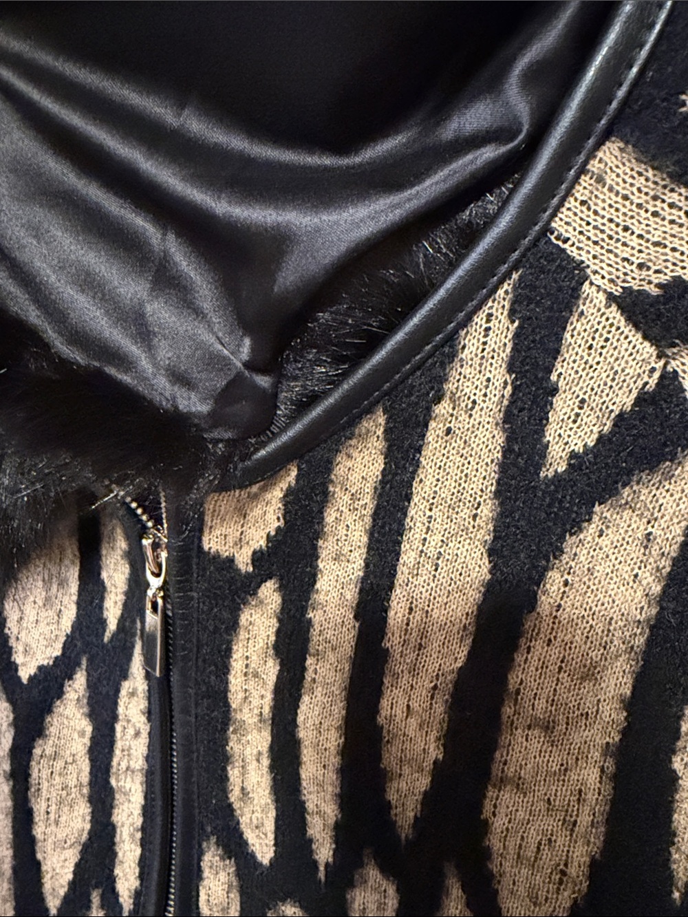 Black & Beige Faux Fur-Trim Zip Front Women's Sweater - Picture 3 of 7